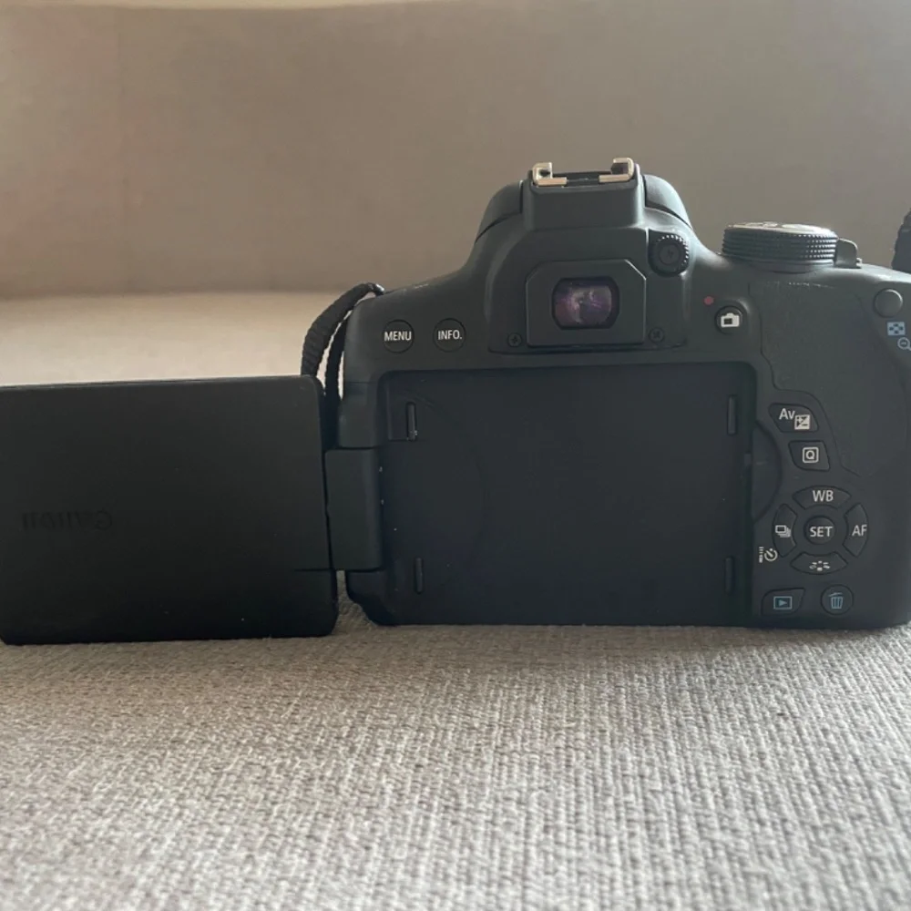 Canon EOS REBEL T6i